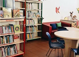dětské oddělení v knihovně jihlava, pohled do knihovny