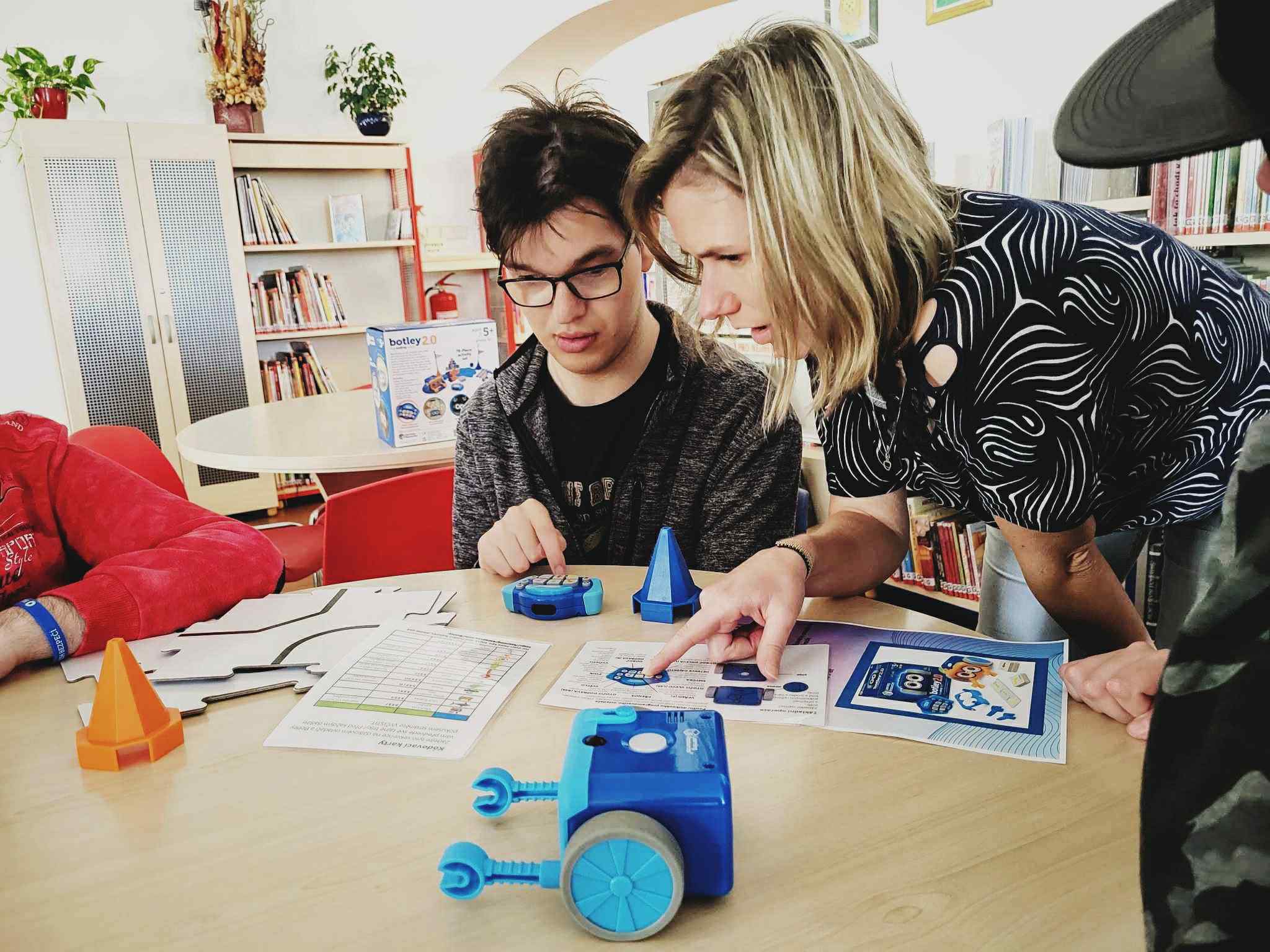 dětské oddělení, programování robotů 2